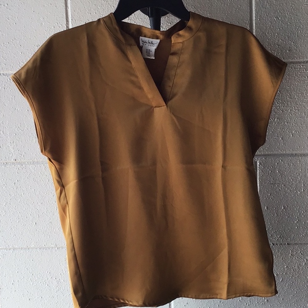 Gold / bronze  metallic top.  V neck. XS